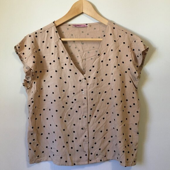 NWOT Rockabilly Polka Dot Flutter Cap Sleeve Button Up Blouse - Picture 8 of 15
